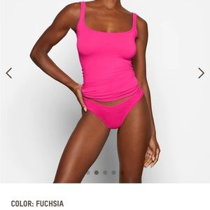 Sold out skims fuchsia tank ✨